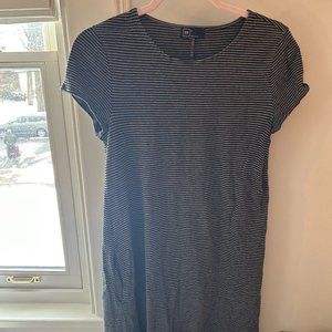 Gap T Shirt Dress with Pockets Size S